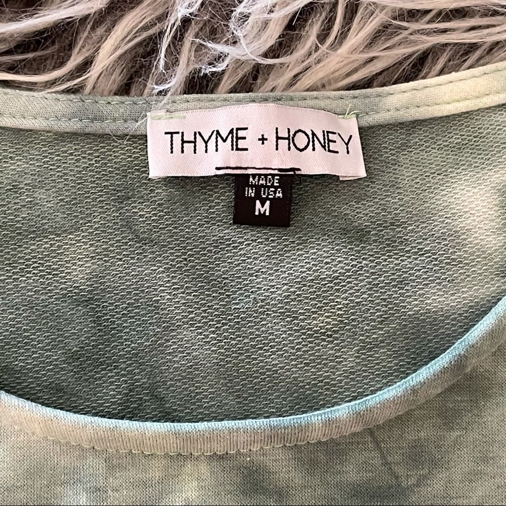 NWT Thyme + Honey Tie-Dye Peplum Ruffle Hem Short Sleeve Raglan Top Sage - Picture 6 of 12